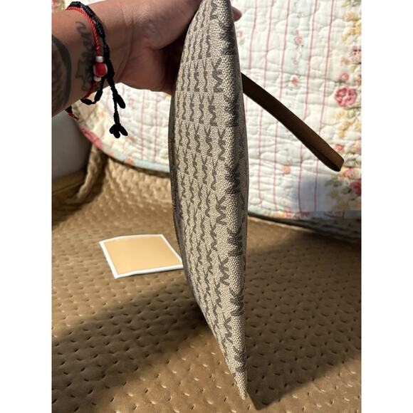 Michael Kors Jet Set Logo Coated Canvas Pouch - Beige - Picture 5 of 9